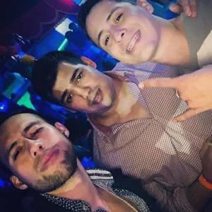 Meet your Posher, Cesar